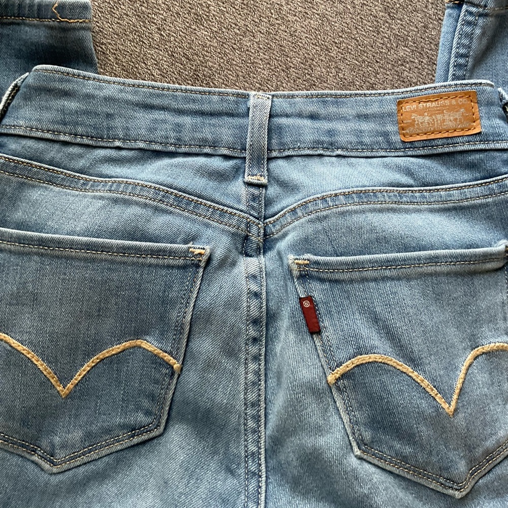 Levi jeans